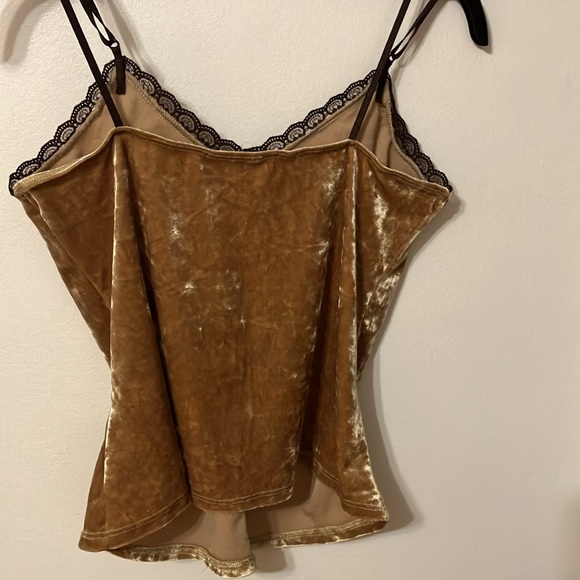 Top - Picture 2 of 4